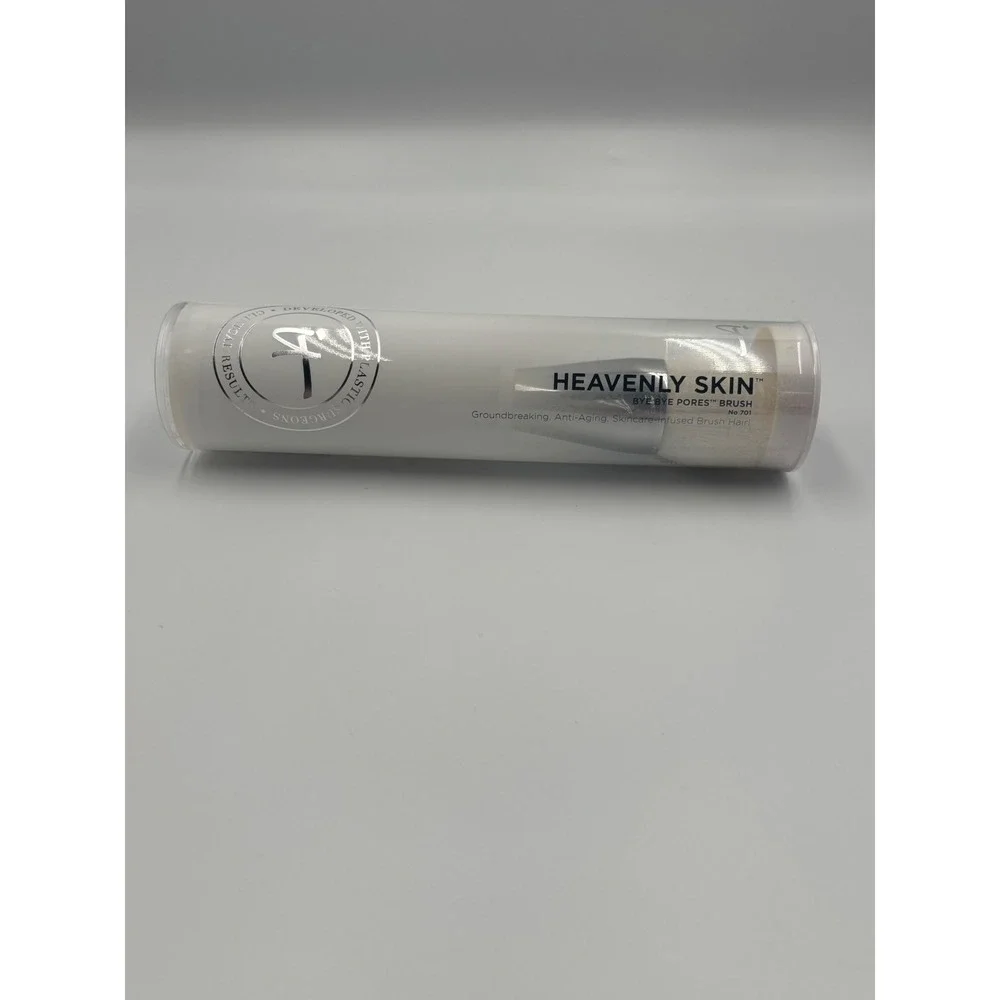 IT Cosmetics Heavenly Skin Bye Bye Pores Brush No 701 Powder Makeup Brush New